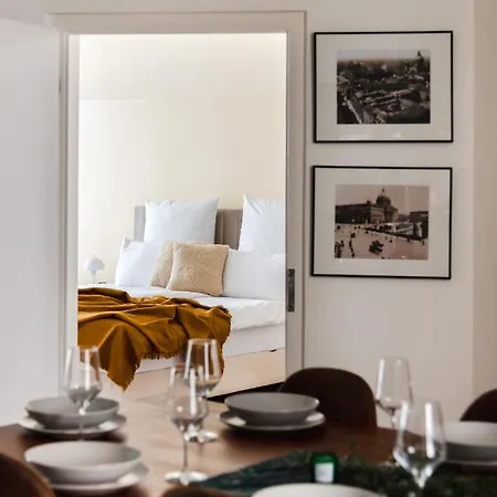 165m2 Downtown Family 5br, 3bath, Kids Room, 11min Alexanderplatz Apartman *