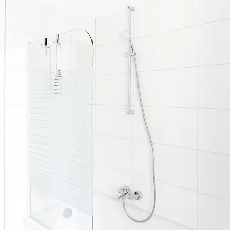 165m2 Downtown Family 5br, 3bath, Kids Room, 11min Alexanderplatz דירה *