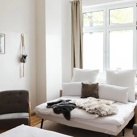 165m2 Downtown Family 5br, 3bath, Kids Room, 11min Alexanderplatz * Berlín