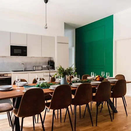 165m2 Downtown Family 5br, 3bath, Kids Room, 11min Alexanderplatz Apartamento