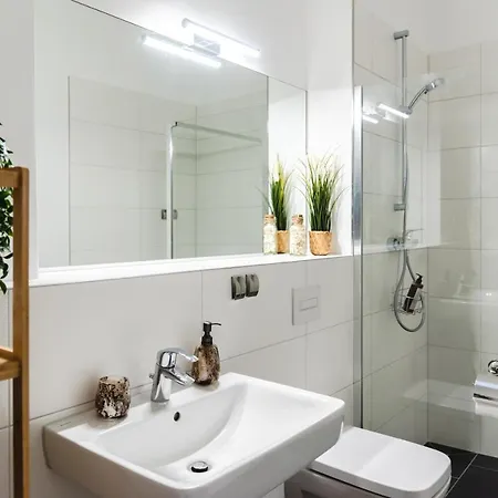 Apartamento 165m2 Downtown Family 5br, 3bath, Kids Room, 11min Alexanderplatz