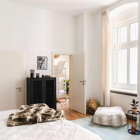 165m2 Downtown Family 5br, 3bath, Kids Room, 11min Alexanderplatz * Berlín