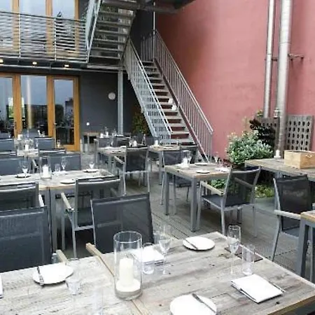 165m2 Downtown Family 5br, 3bath, Kids Room, 11min Alexanderplatz