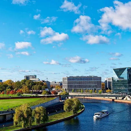 165m2 Downtown Family 5br, 3bath, Kids Room, 11min Alexanderplatz Berlim