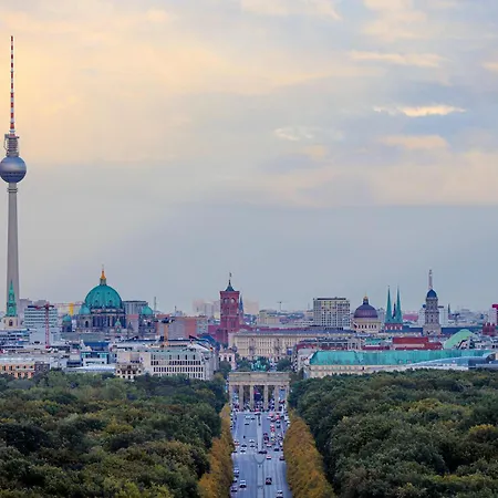 165m2 Downtown Family 5br, 3bath, Kids Room, 11min Alexanderplatz