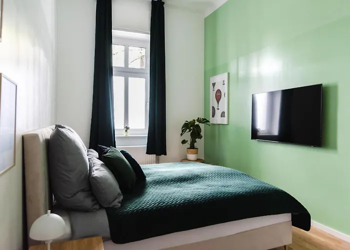 Appartement 165m2 Downtown Family 5br, 3bath, Kids Room, 11min Alexanderplatz Berlijn