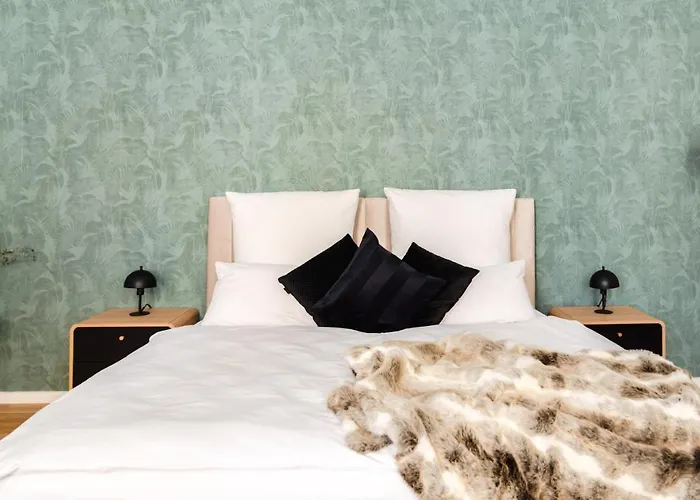 165m2 Downtown Family 5br, 3bath, Kids Room, 11min Alexanderplatz Appartement *