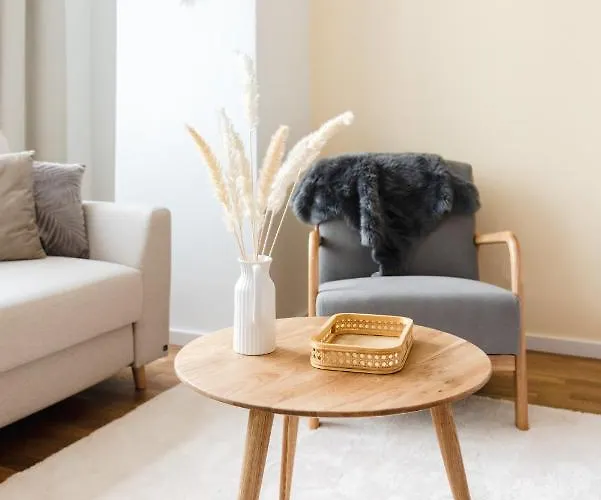 165m2 Downtown Family 5br, 3bath, Kids Room, 11min Alexanderplatz