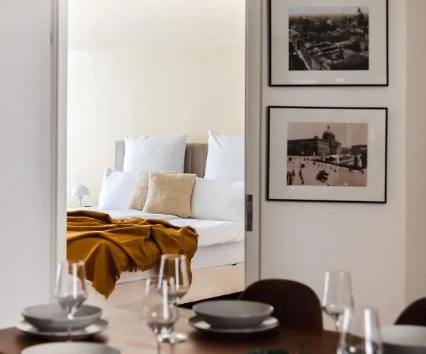 165m2 Downtown Family 5br, 3bath, Kids Room, 11min Alexanderplatz Apartament *