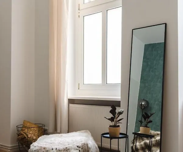 165m2 Downtown Family 5br, 3bath, Kids Room, 11min Alexanderplatz Appartement