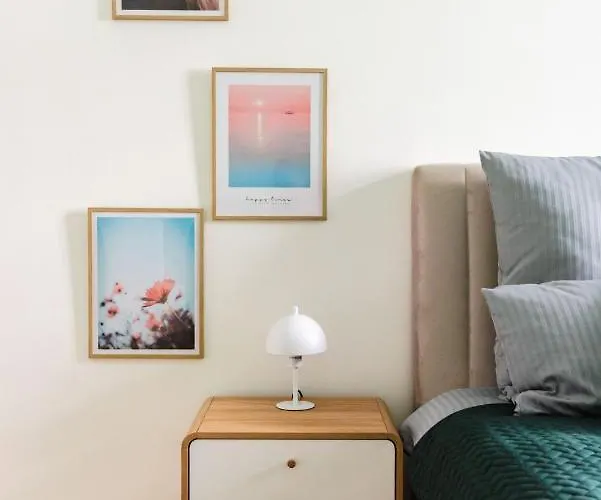 165m2 Downtown Family 5br, 3bath, Kids Room, 11min Alexanderplatz *