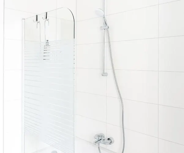 165m2 Downtown Family 5br, 3bath, Kids Room, 11min Alexanderplatz Apartament *