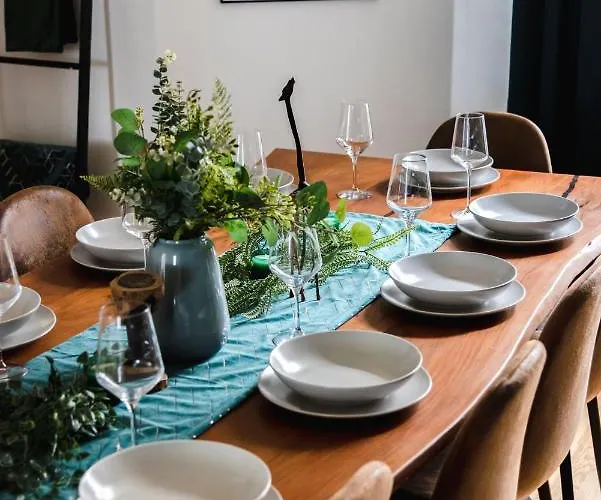 165m2 Downtown Family 5br, 3bath, Kids Room, 11min Alexanderplatz דירה ברלין