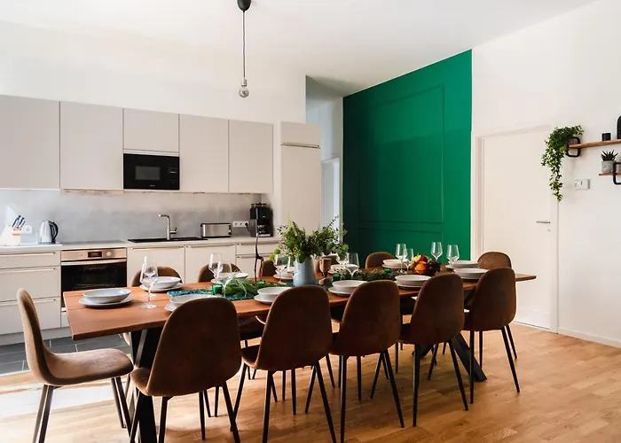 165m2 Downtown Family 5br, 3bath, Kids Room, 11min Alexanderplatz Apartament