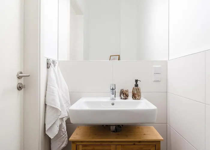 Apartamento 165m2 Downtown Family 5br, 3bath, Kids Room, 11min Alexanderplatz Berlim