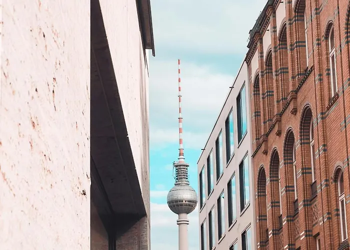 165m2 Downtown Family 5br, 3bath, Kids Room, 11min Alexanderplatz Apartament Berlin