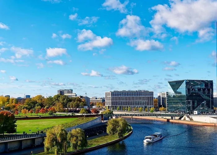 165m2 Downtown Family 5br, 3bath, Kids Room, 11min Alexanderplatz Berlim