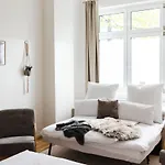 165m2 Downtown Family 5br, 3bath, Kids Room, 11min Alexanderplatz * 베를린