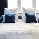 Daire 165m2 Downtown Family 5br, 3bath, Kids Room, 11min Alexanderplatz *