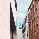 165m2 Downtown Family 5br, 3bath, Kids Room, 11min Alexanderplatz 아파트 베를린
