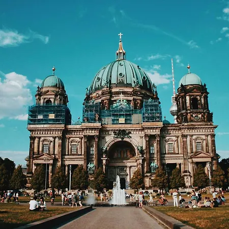 165m2 Downtown Family 5br, 3bath, Kids Room, 11min Alexanderplatz Apartamento