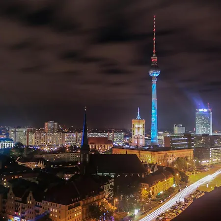 Apartman 165m2 Downtown Family 5br, 3bath, Kids Room, 11min Alexanderplatz Berlin