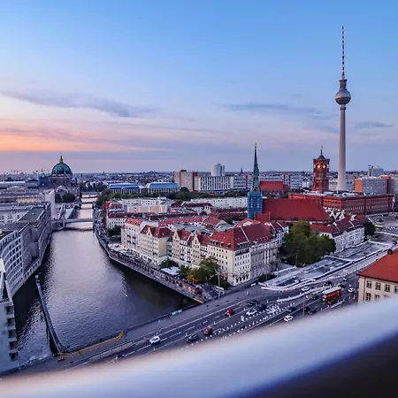 165m2 Downtown Family 5br, 3bath, Kids Room, 11min Alexanderplatz Apartman Berlin