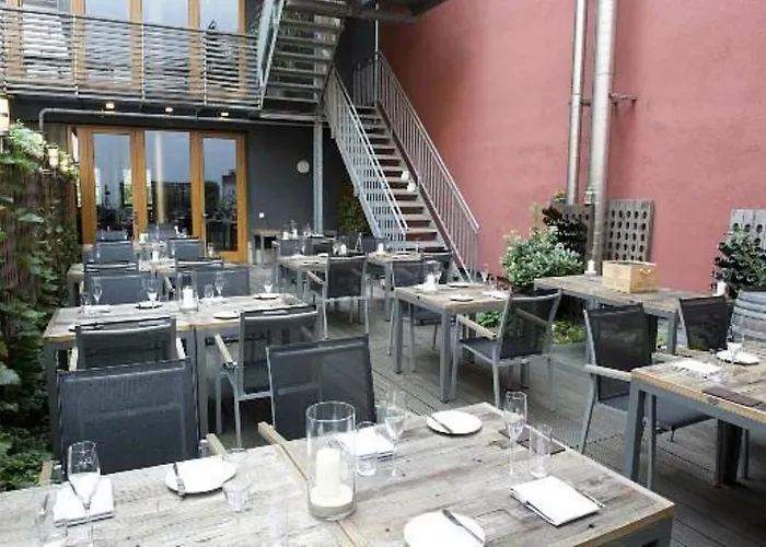 165m2 Downtown Family 5br, 3bath, Kids Room, 11min Alexanderplatz